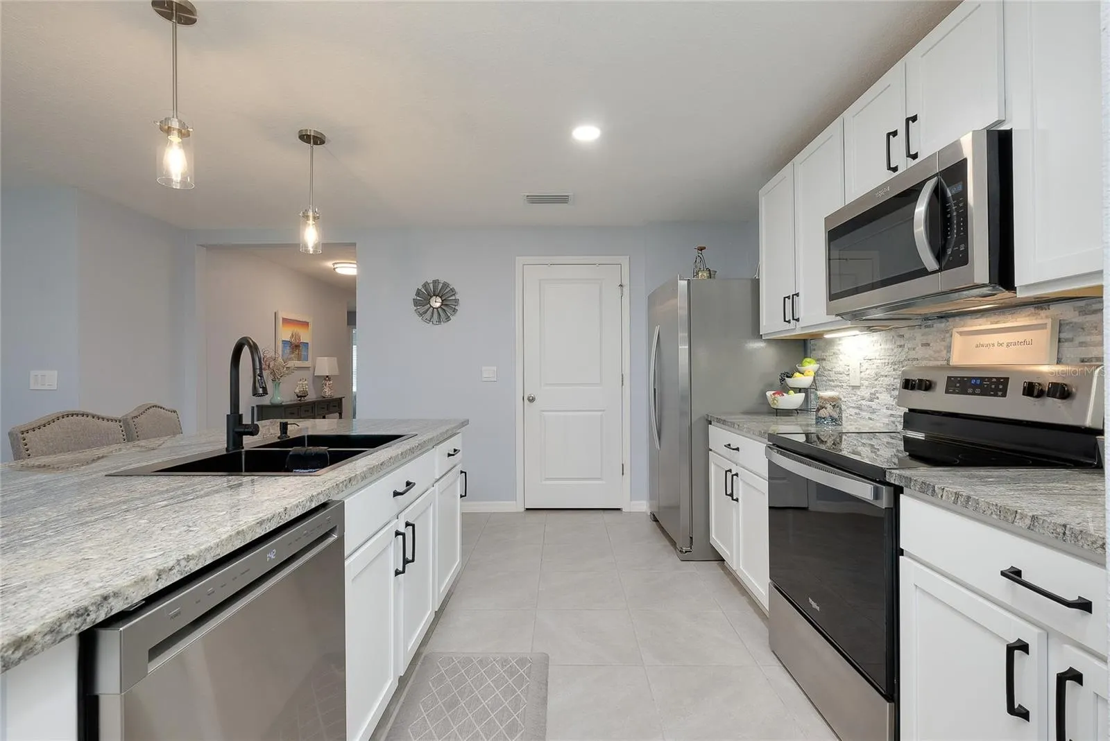 5531 FLAGSTONE TRL