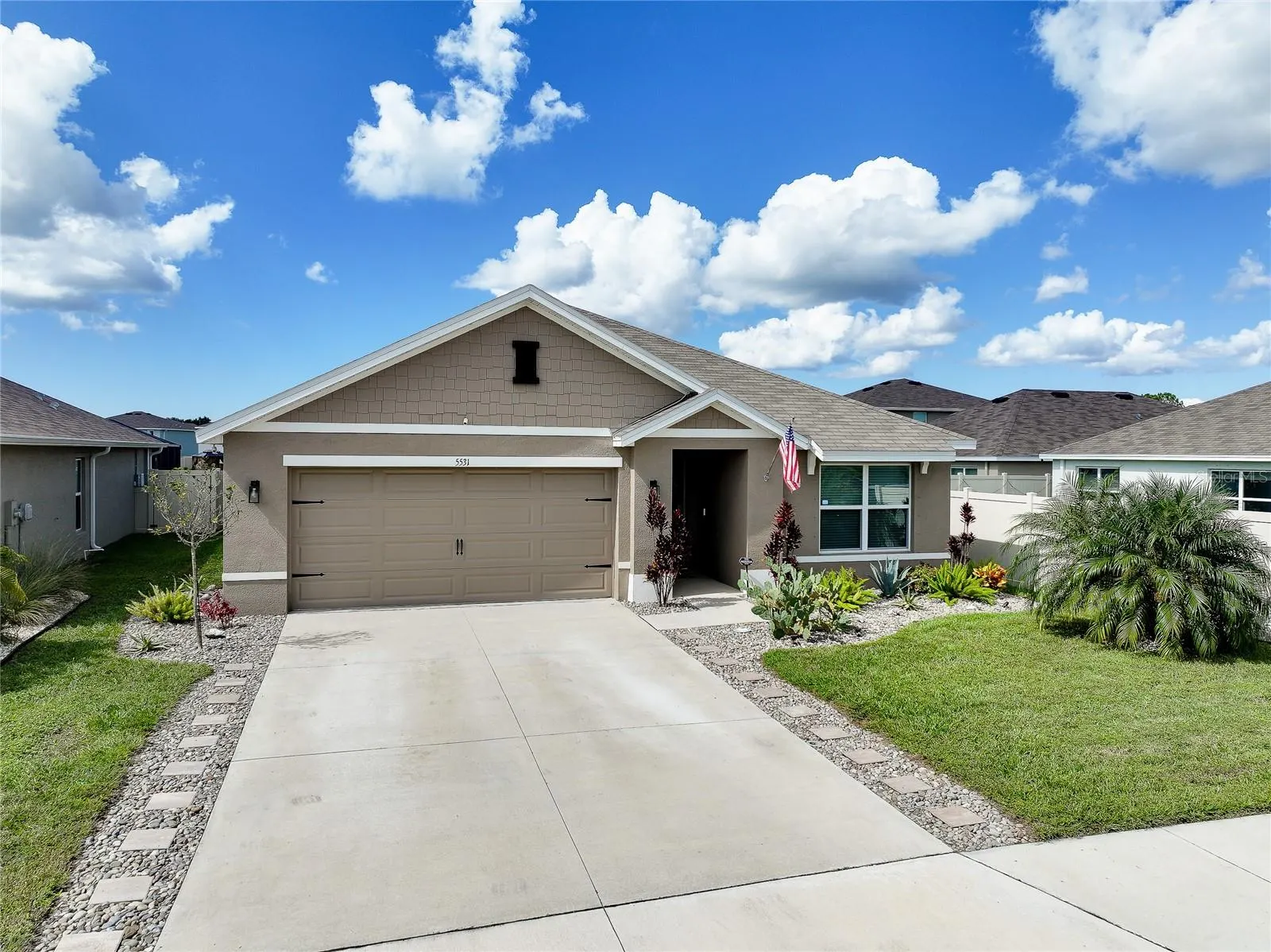 5531 FLAGSTONE TRL