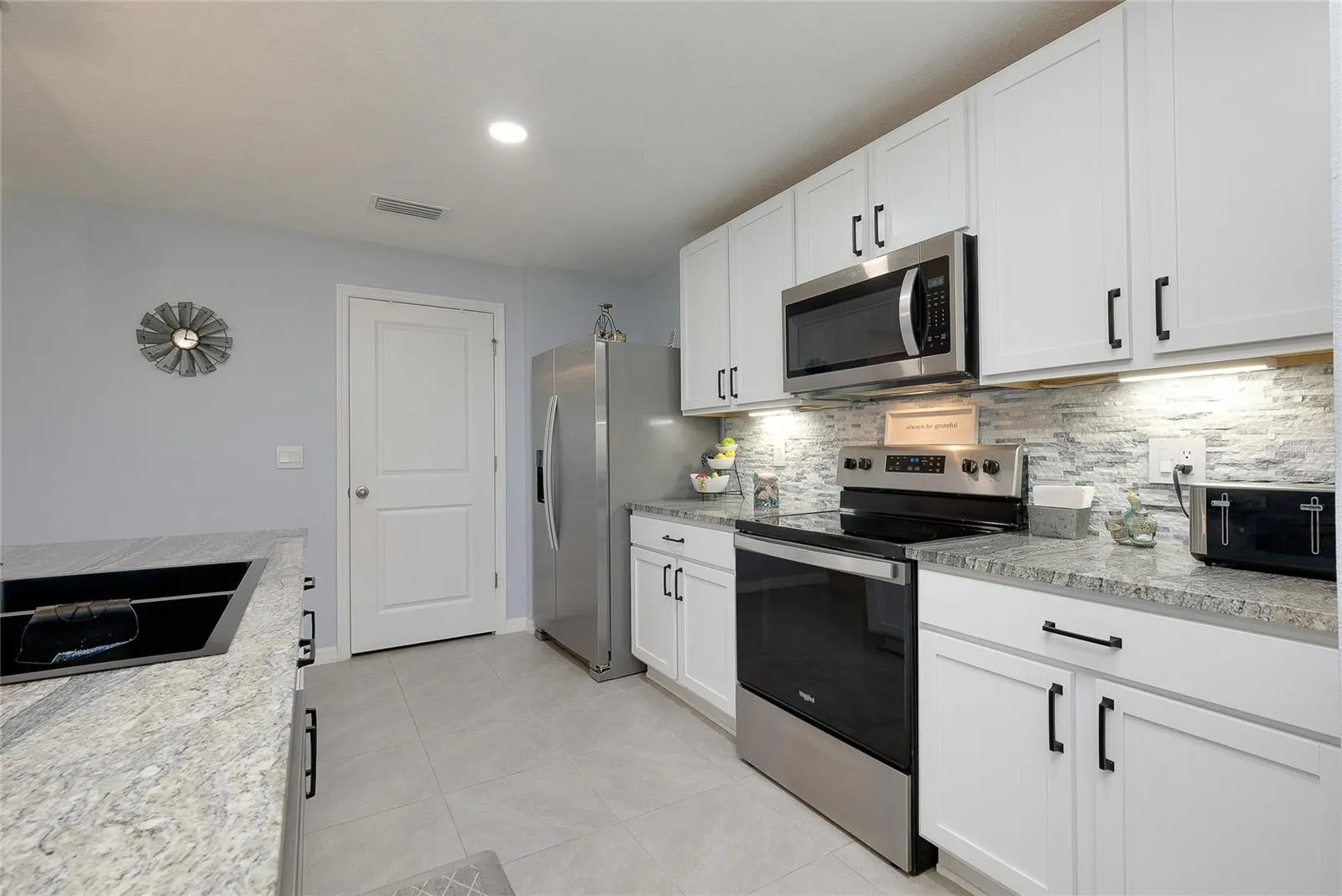 5531 FLAGSTONE TRL