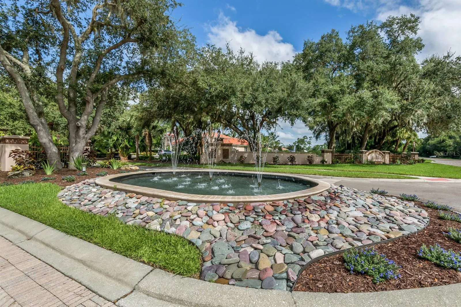 637 MISTY PINE DR