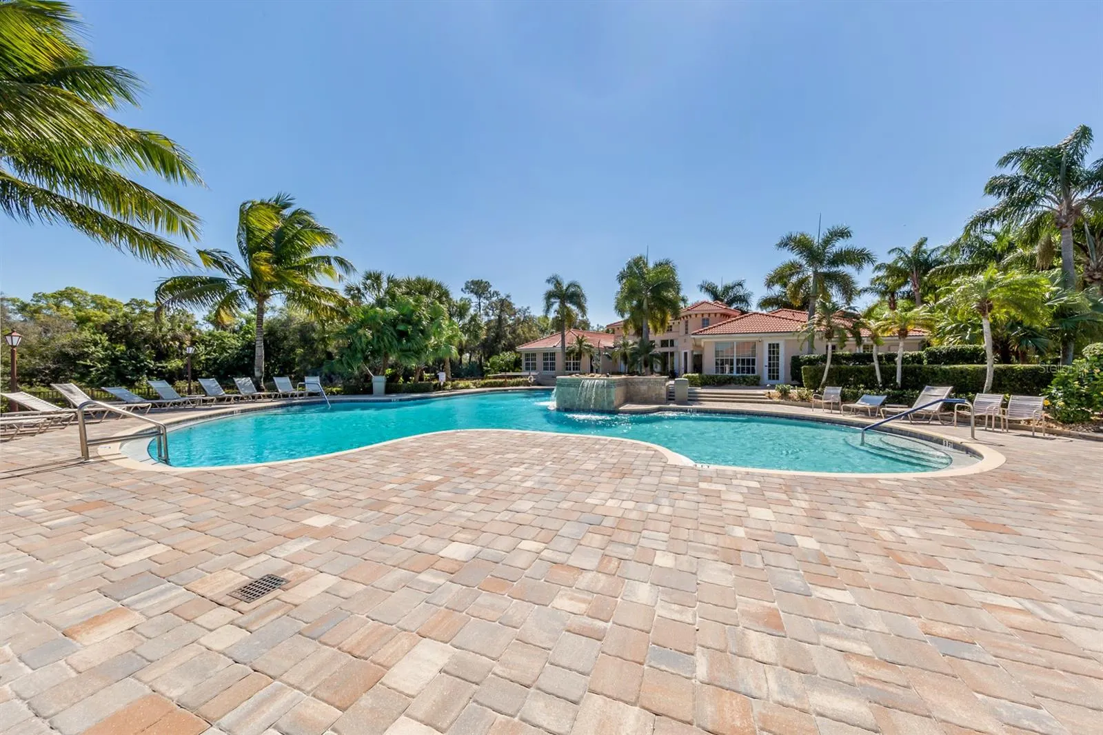637 MISTY PINE DR
