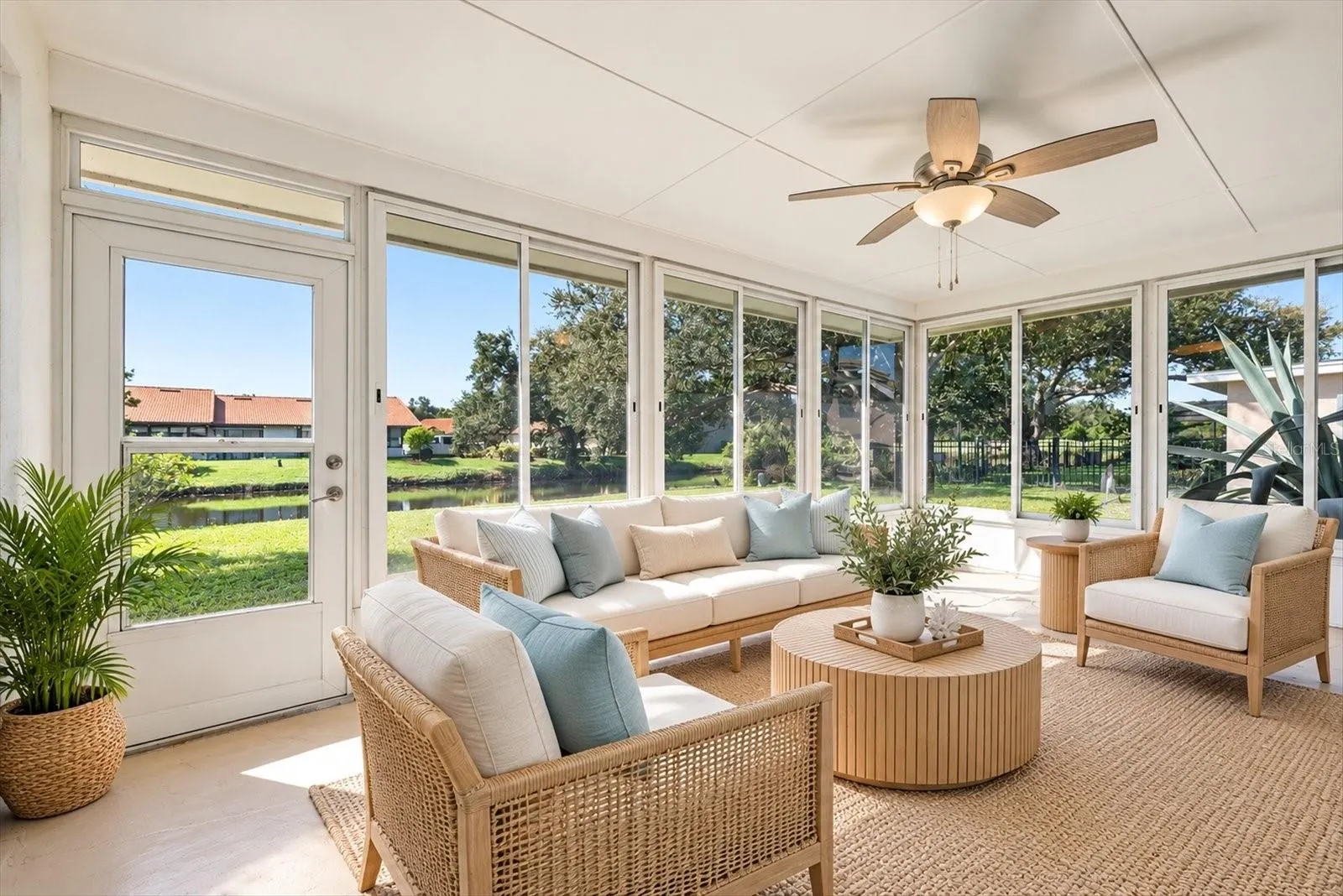 832 S GONDOLA DR