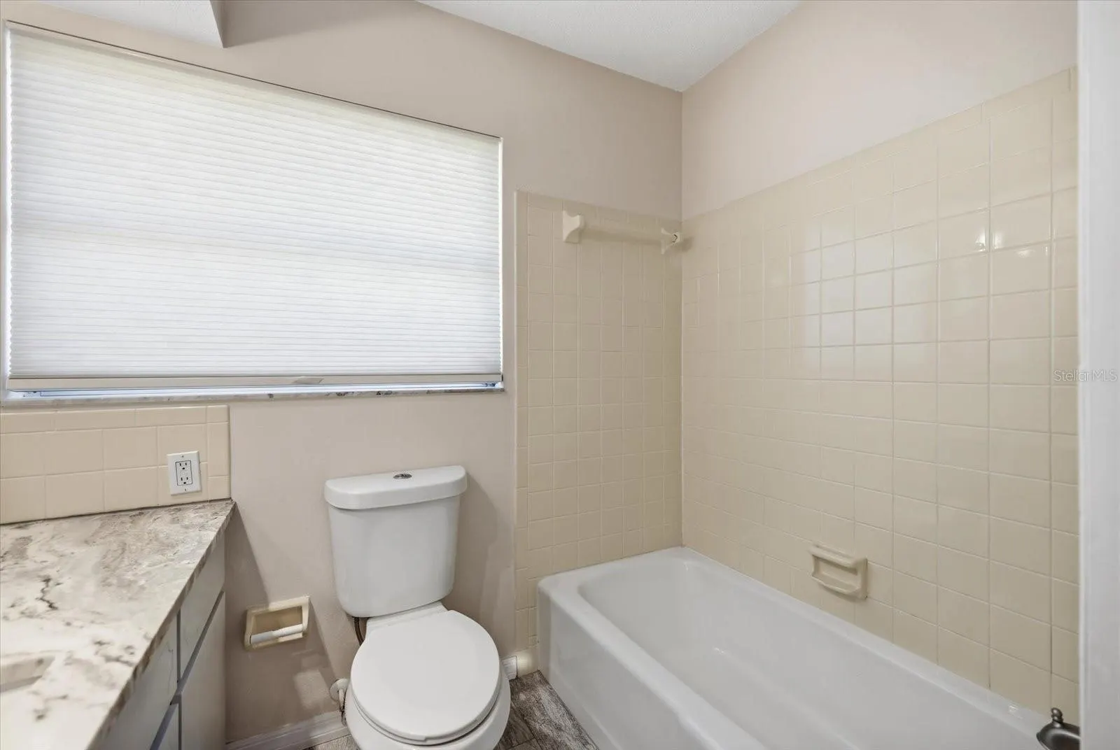 832 S GONDOLA DR