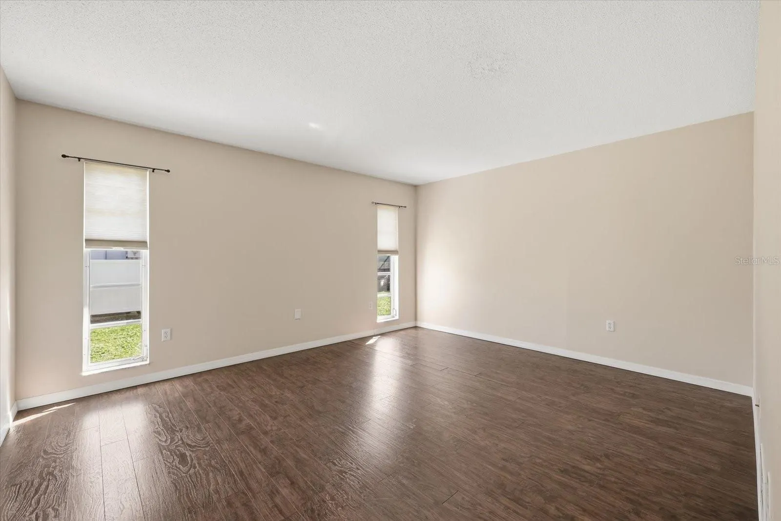 832 S GONDOLA DR