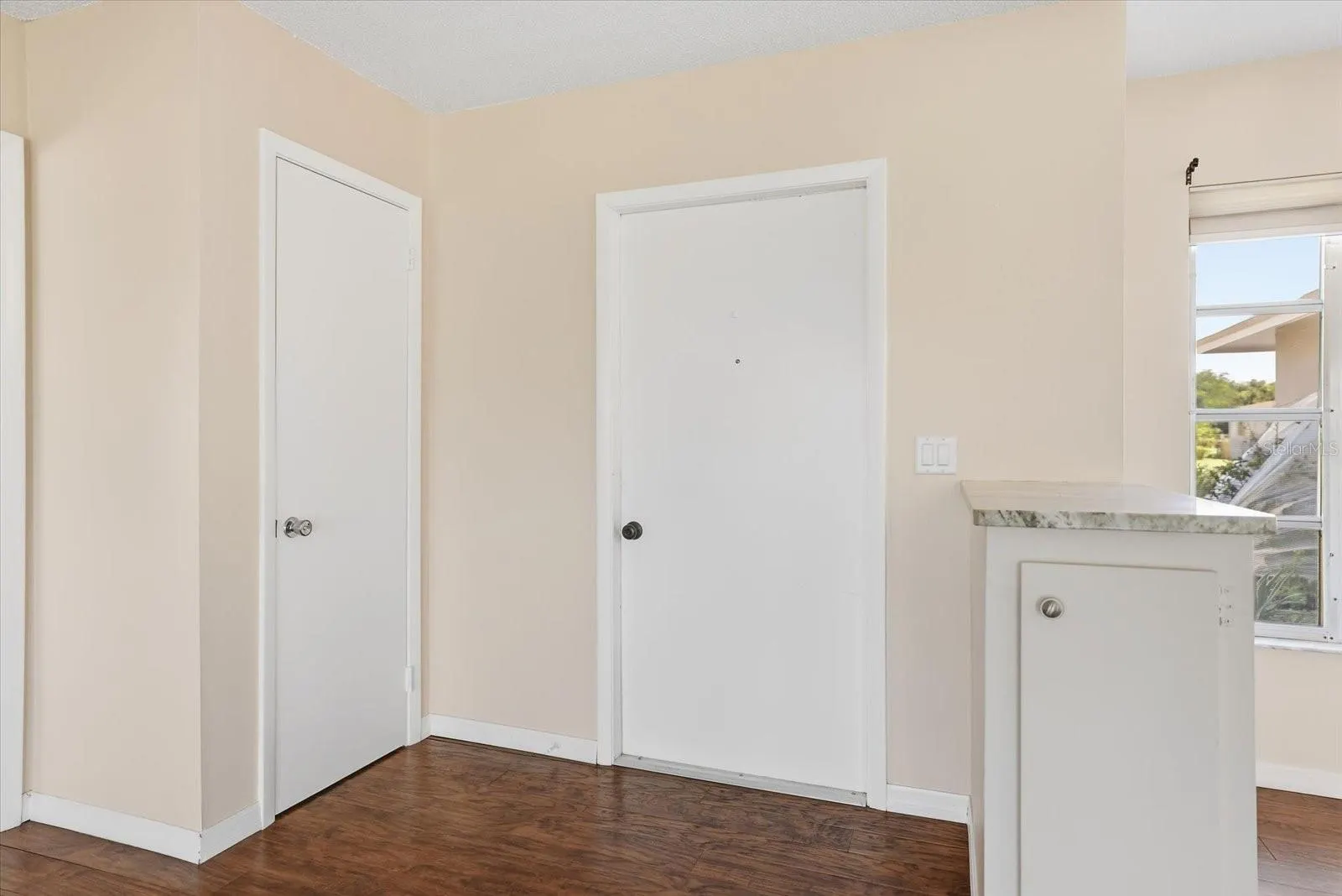832 S GONDOLA DR