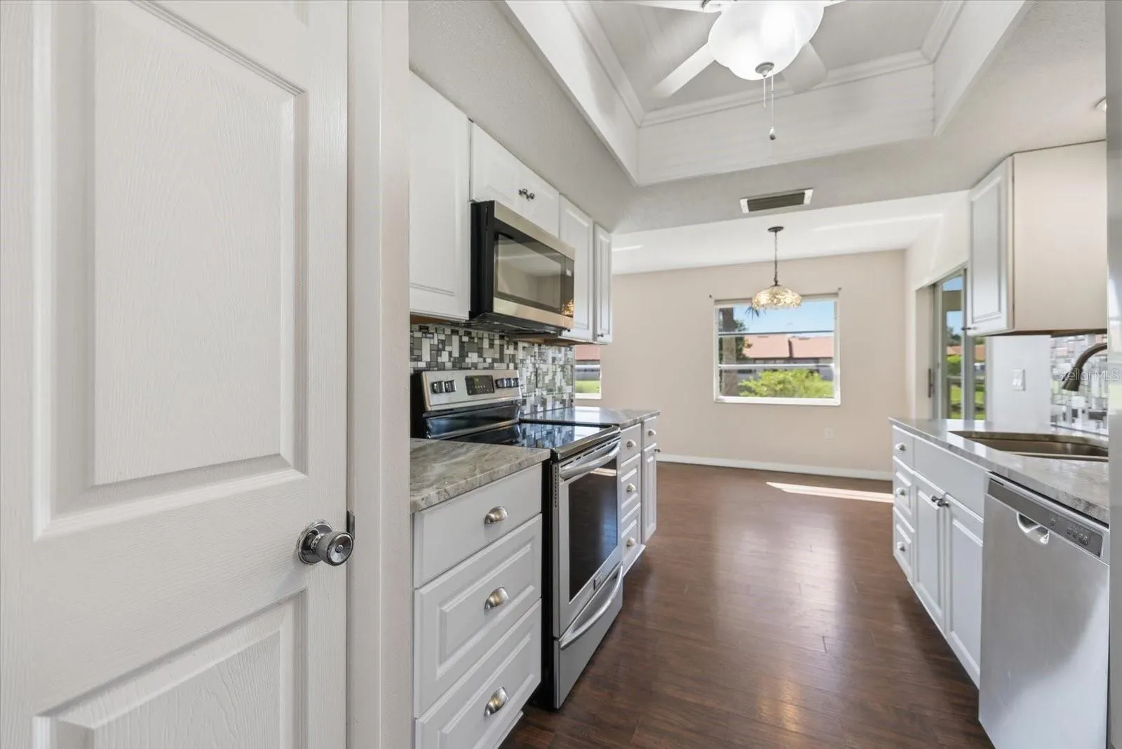 832 S GONDOLA DR