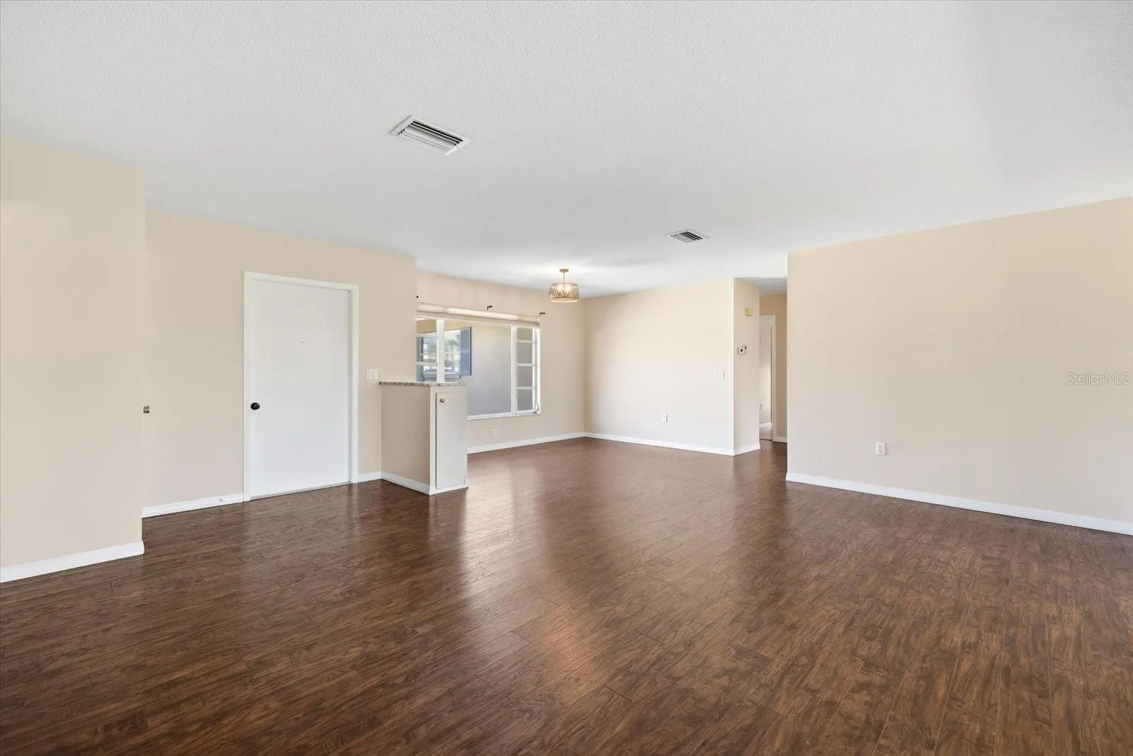 832 S GONDOLA DR