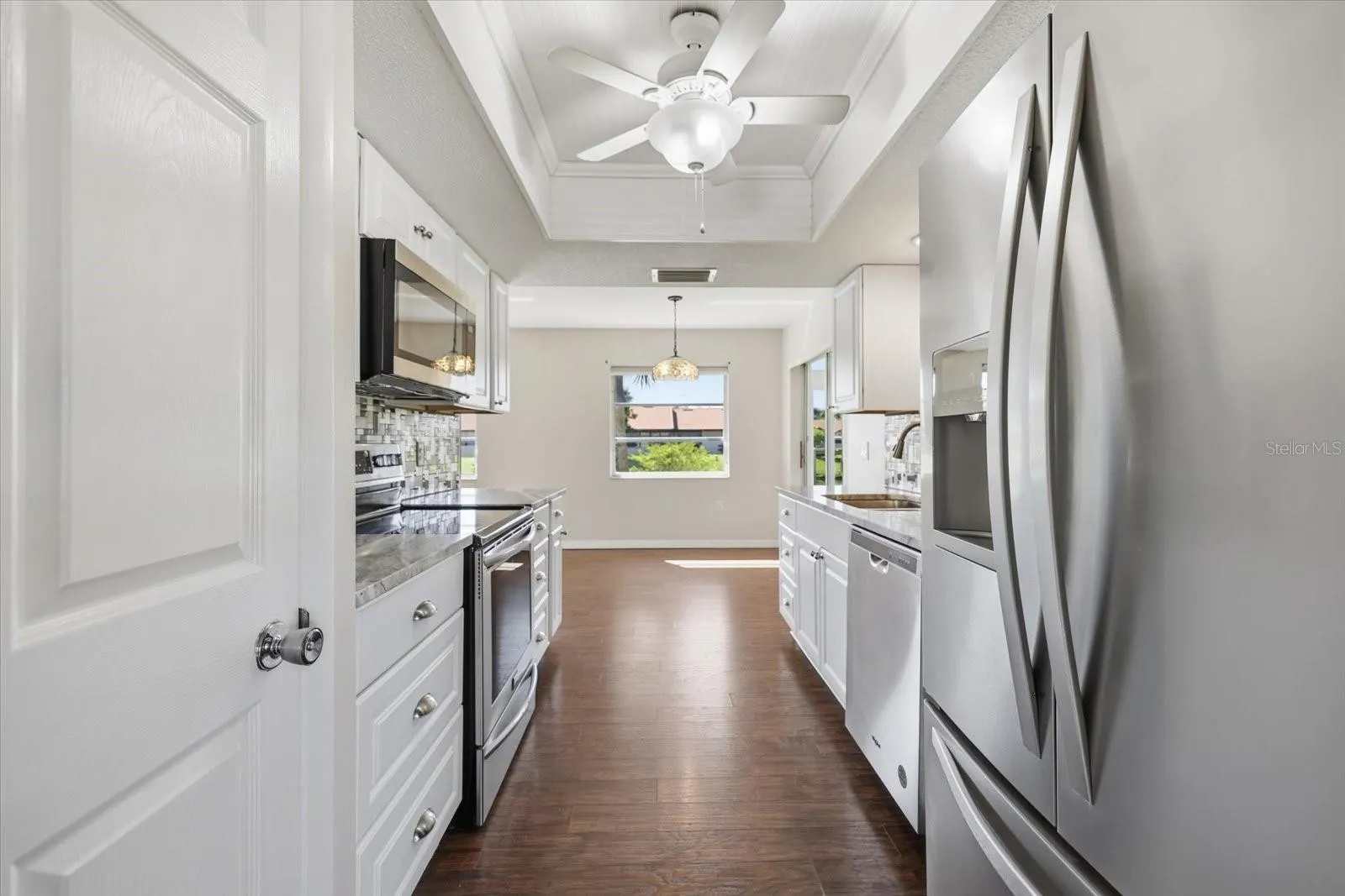 832 S GONDOLA DR