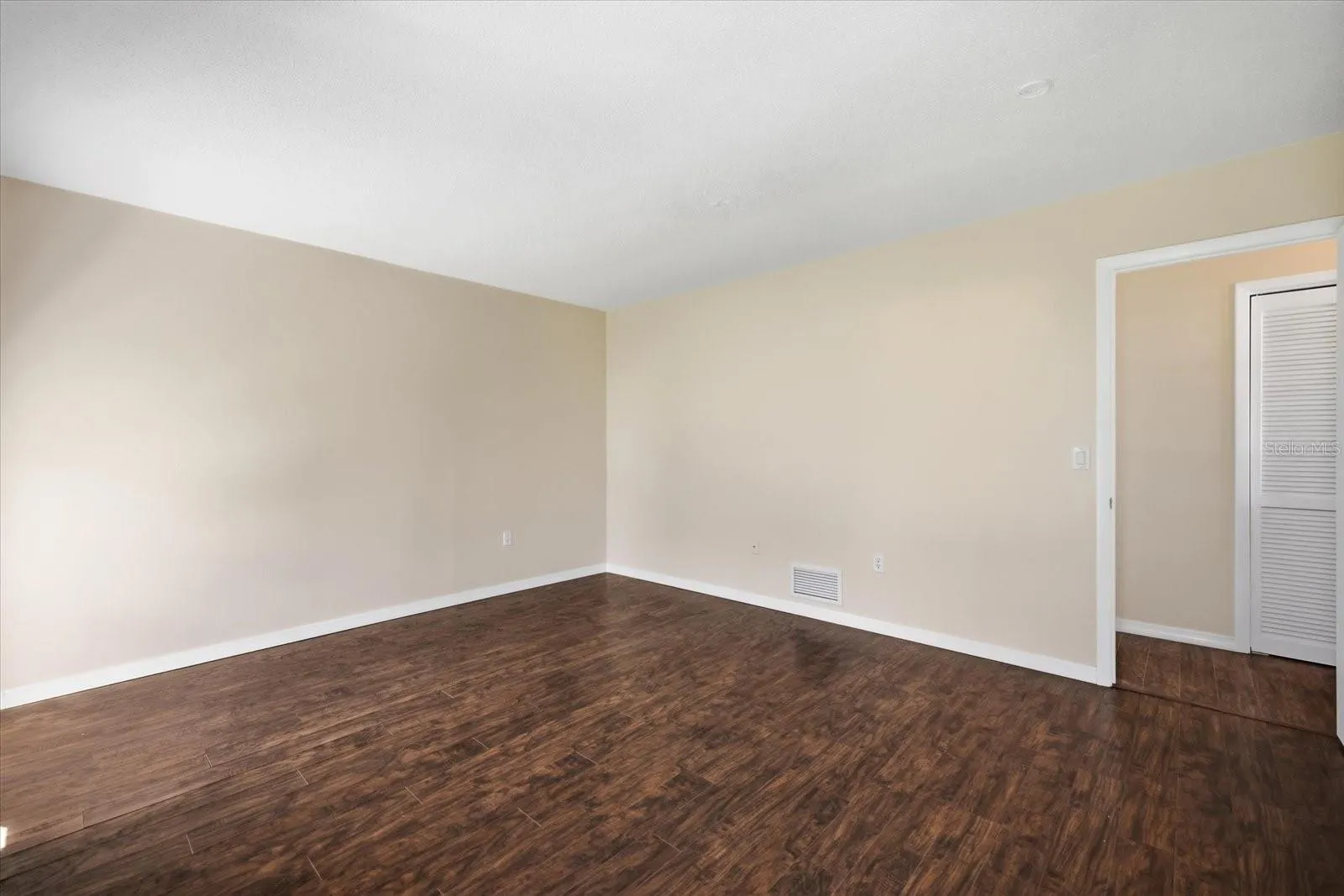 832 S GONDOLA DR