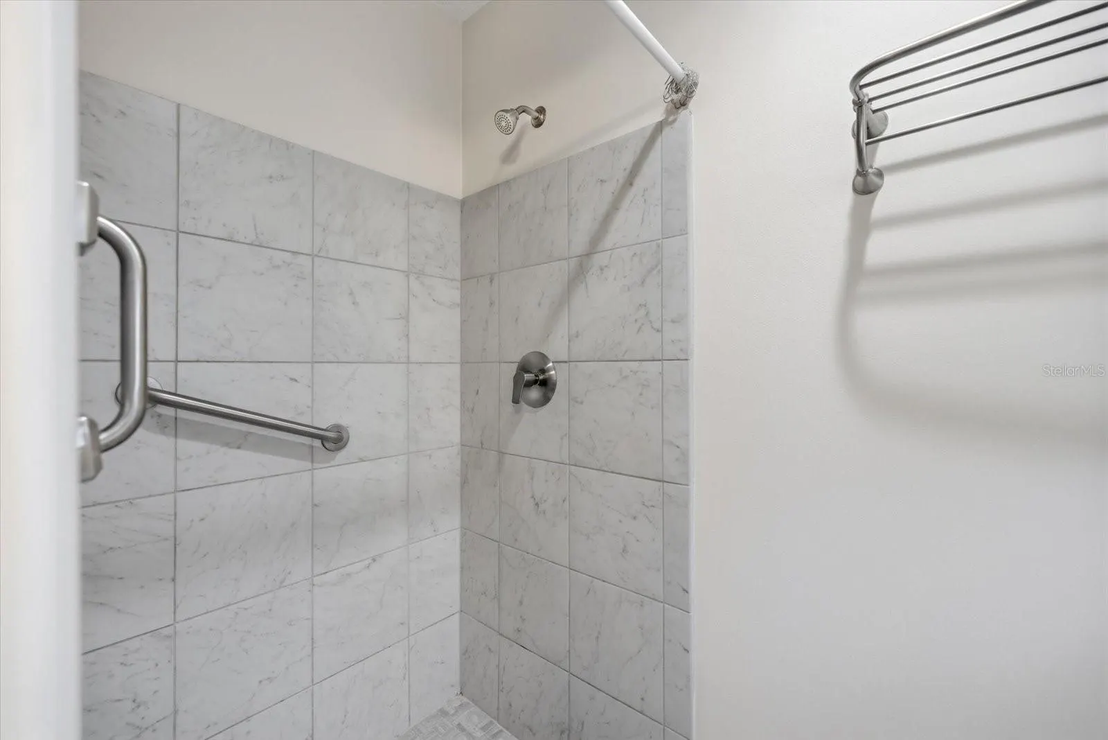 832 S GONDOLA DR