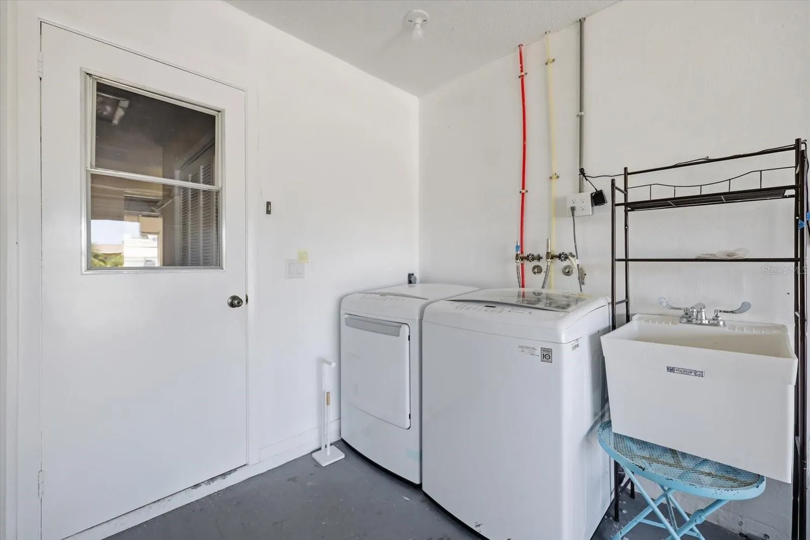 832 S GONDOLA DR