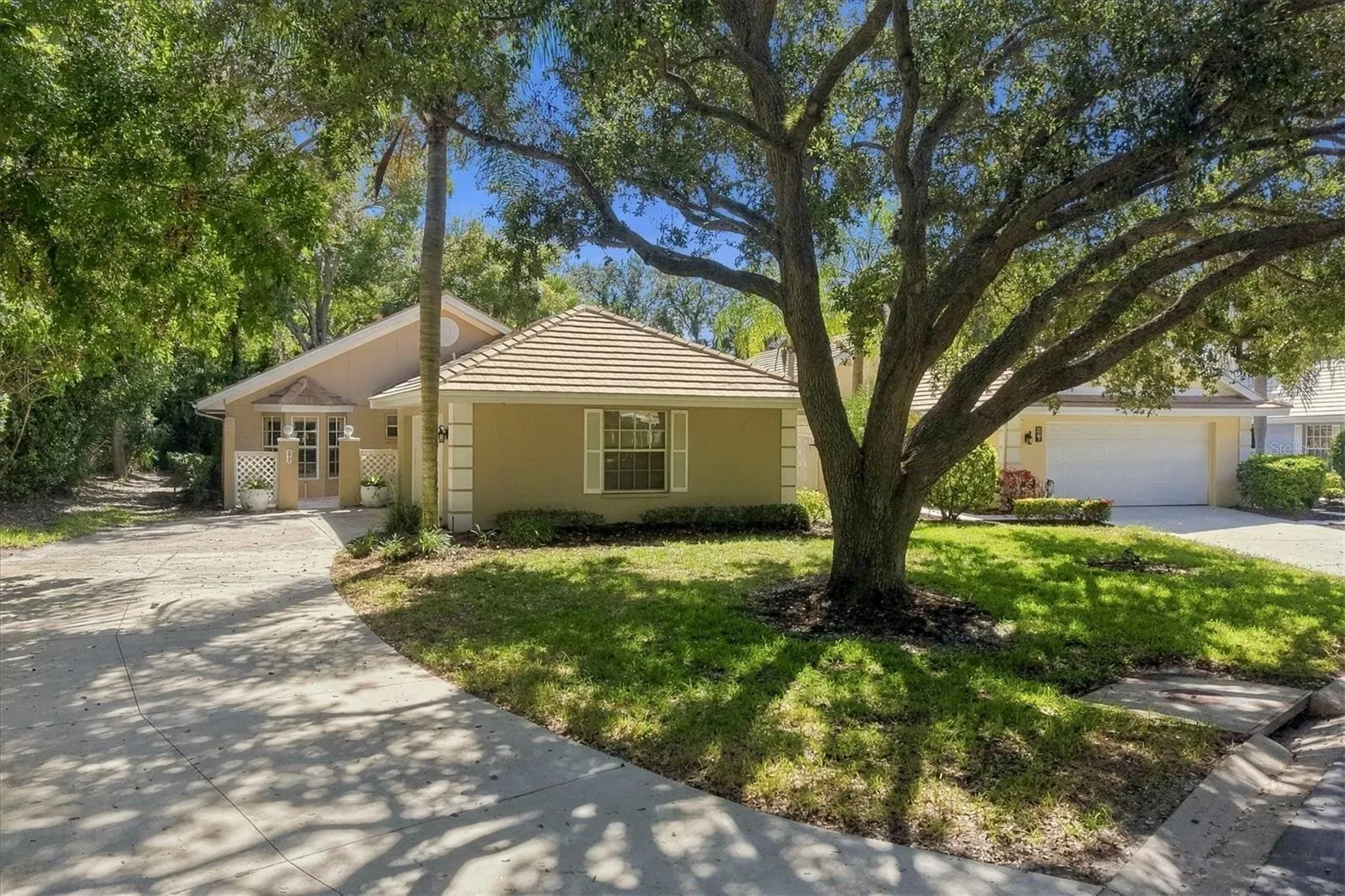 572 CLUBSIDE CIR #34 #34