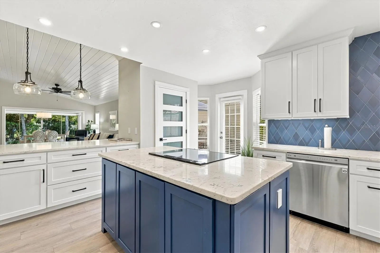 572 CLUBSIDE CIR #34 #34