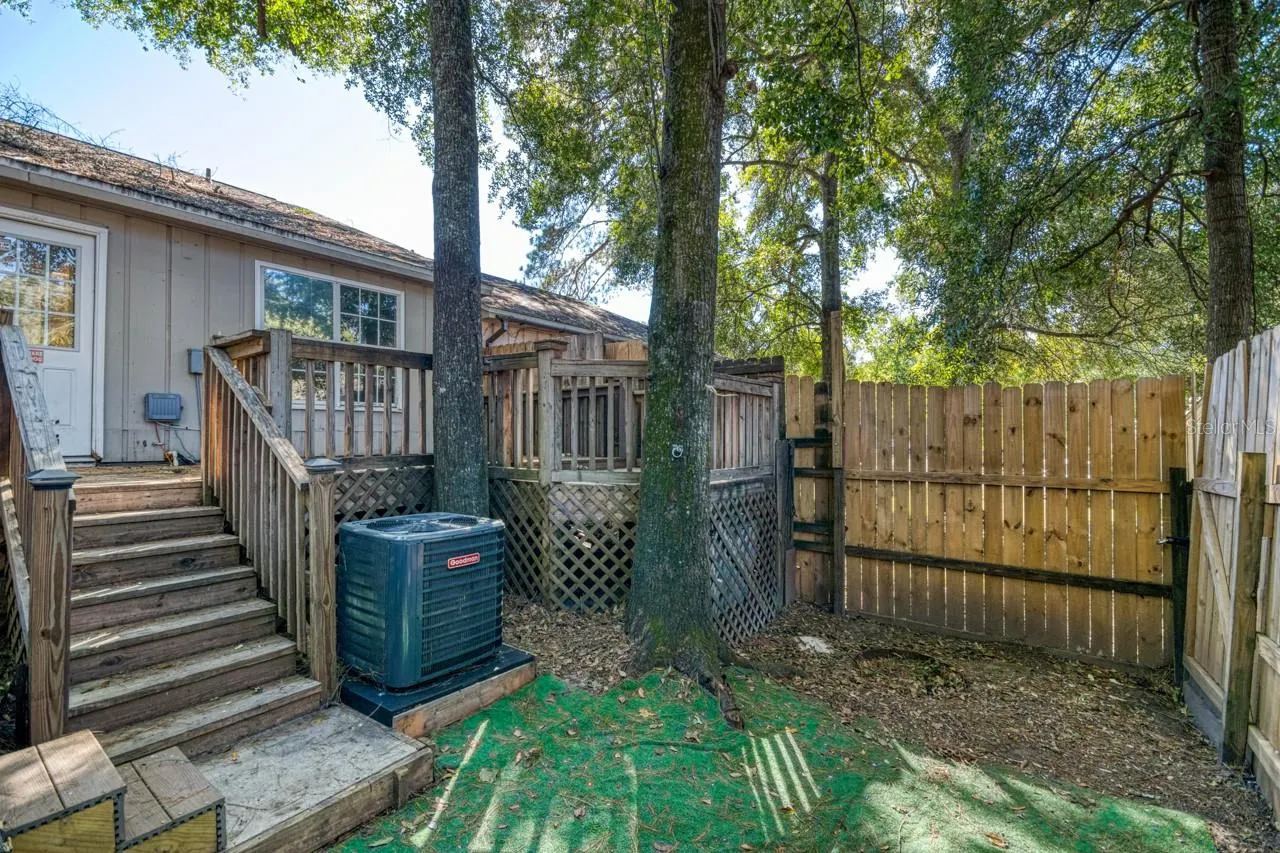 1960 CARP LN