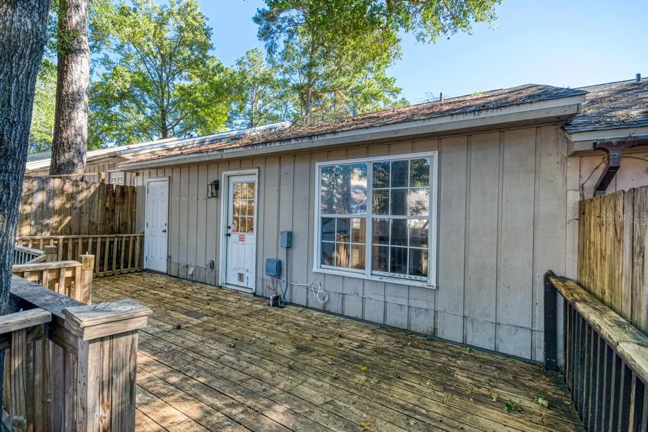 1960 CARP LN