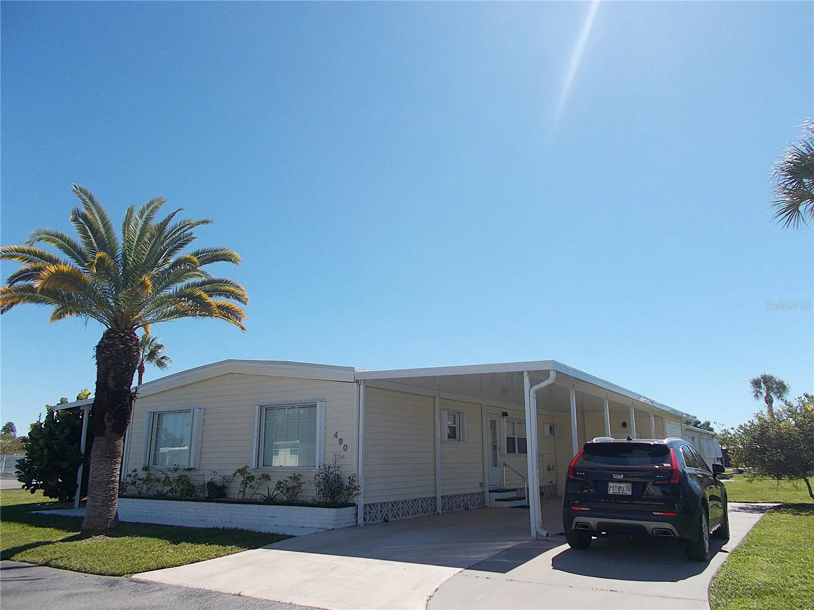 490 ASHWOOD DR