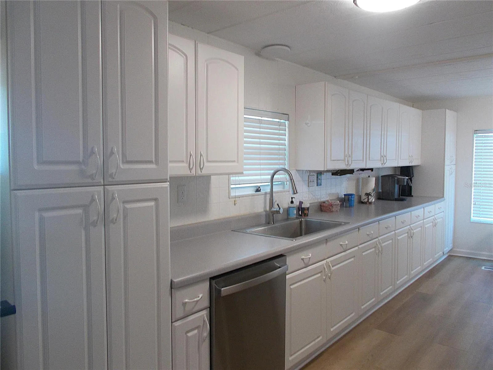 490 ASHWOOD DR