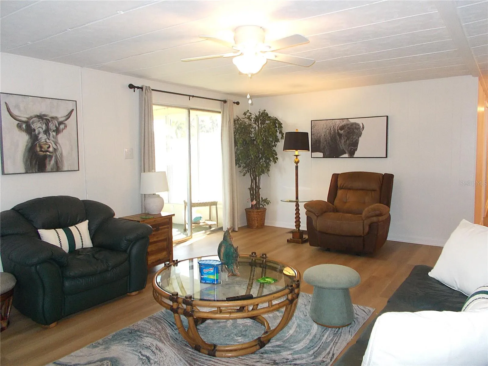490 ASHWOOD DR