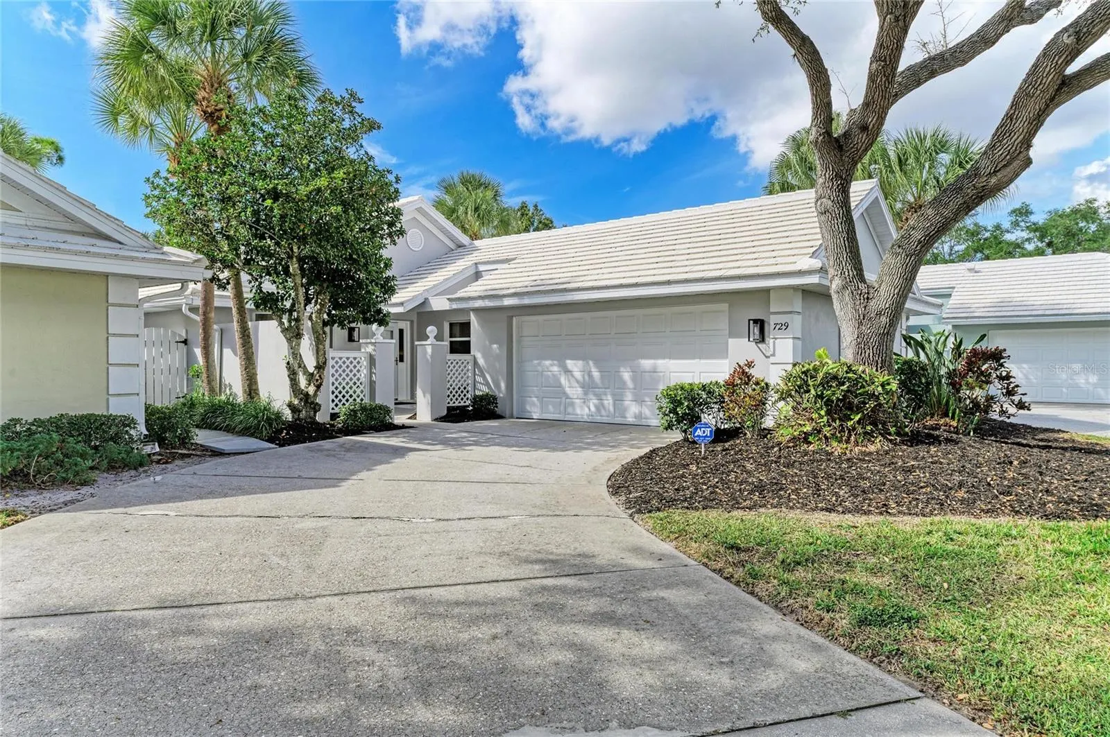 729 BRIGHTSIDE CRESCENT DR #33 #33