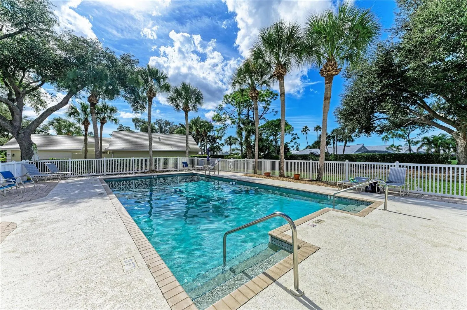 729 BRIGHTSIDE CRESCENT DR #33 #33