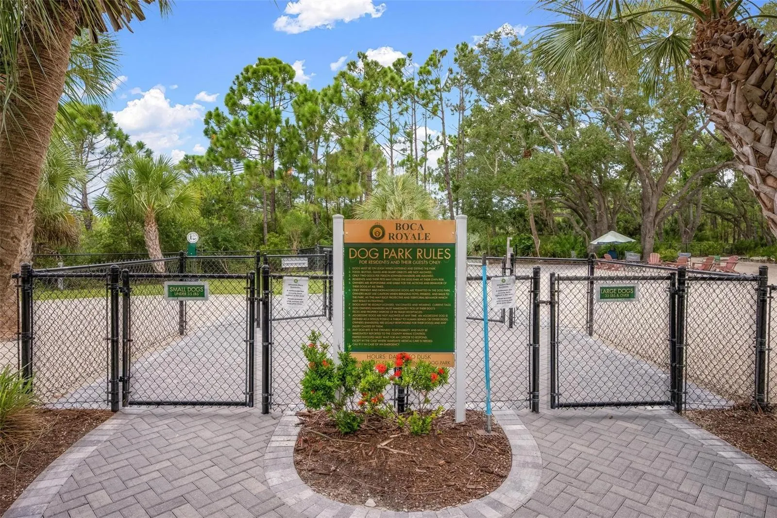 104 N CAYMAN ISLES BLVD