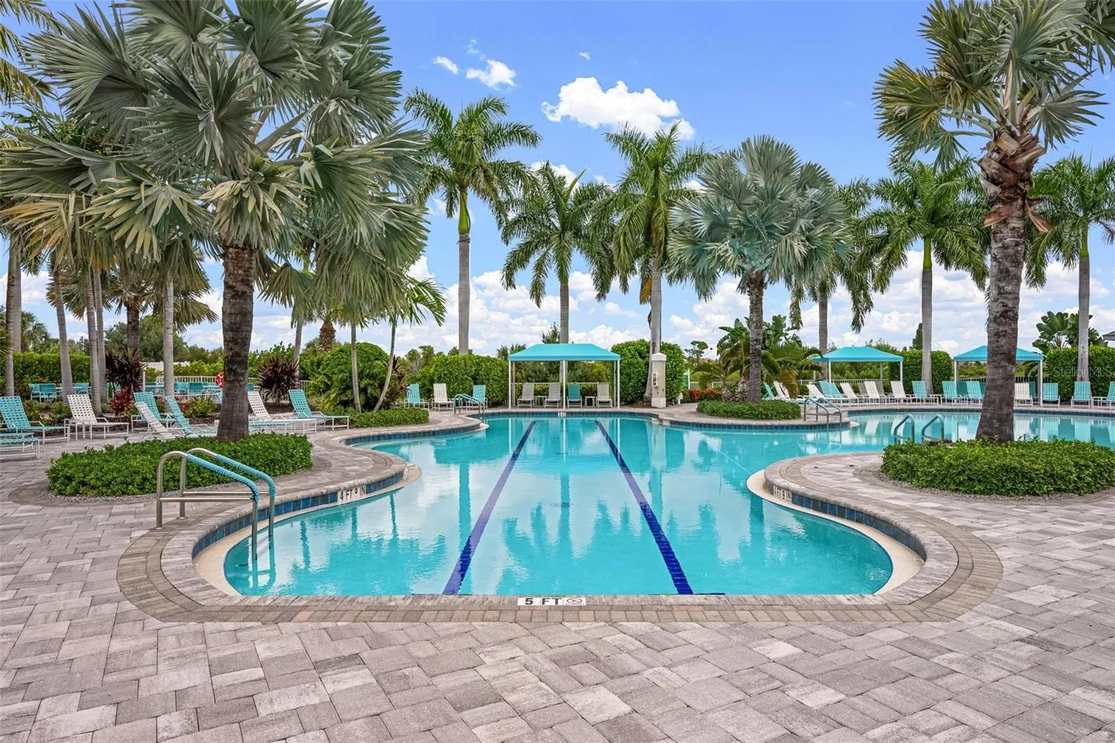104 N CAYMAN ISLES BLVD