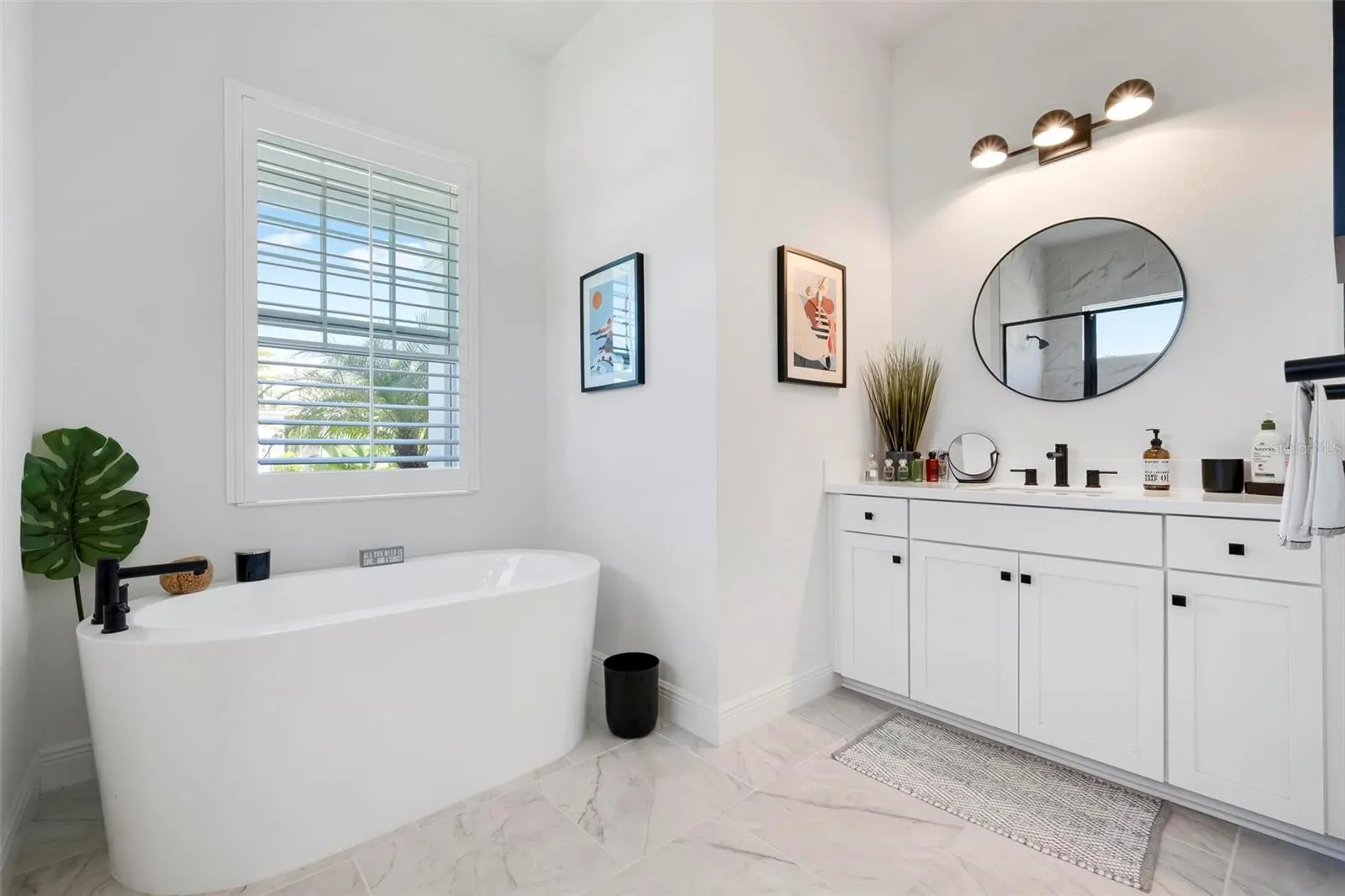 104 N CAYMAN ISLES BLVD
