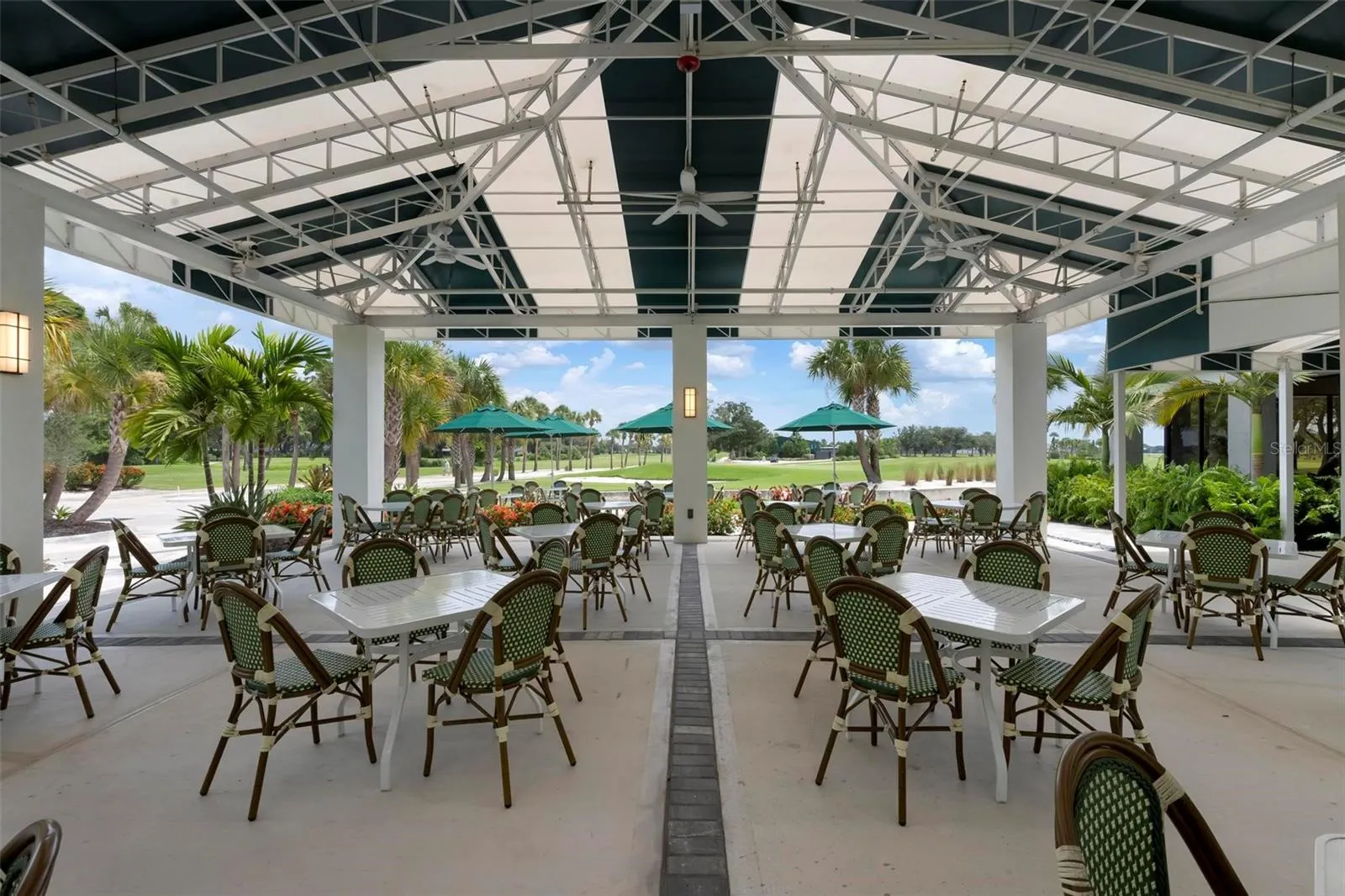 104 N CAYMAN ISLES BLVD
