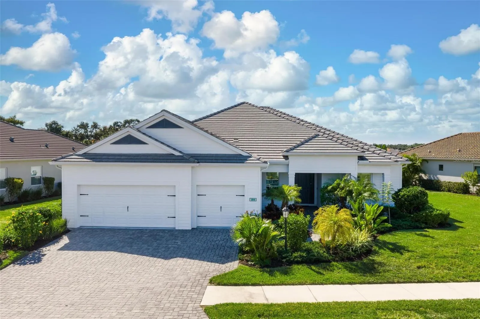 104 N CAYMAN ISLES BLVD
