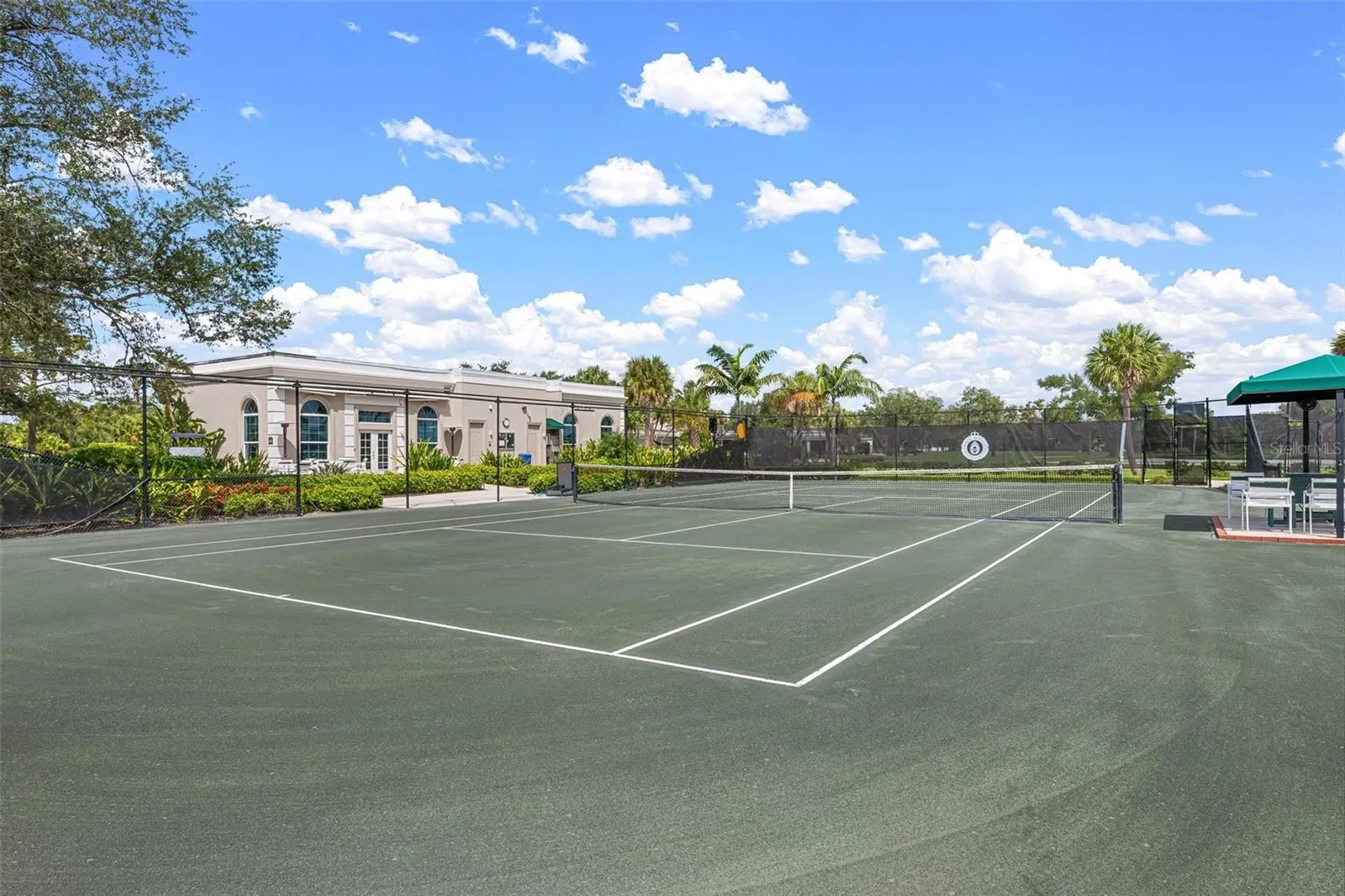 104 N CAYMAN ISLES BLVD
