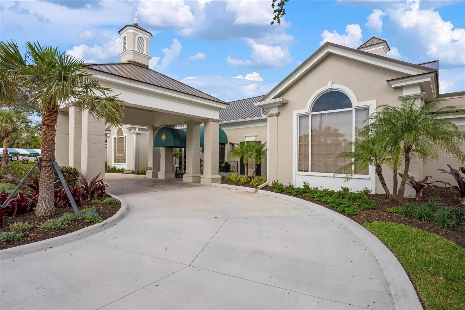 104 N CAYMAN ISLES BLVD
