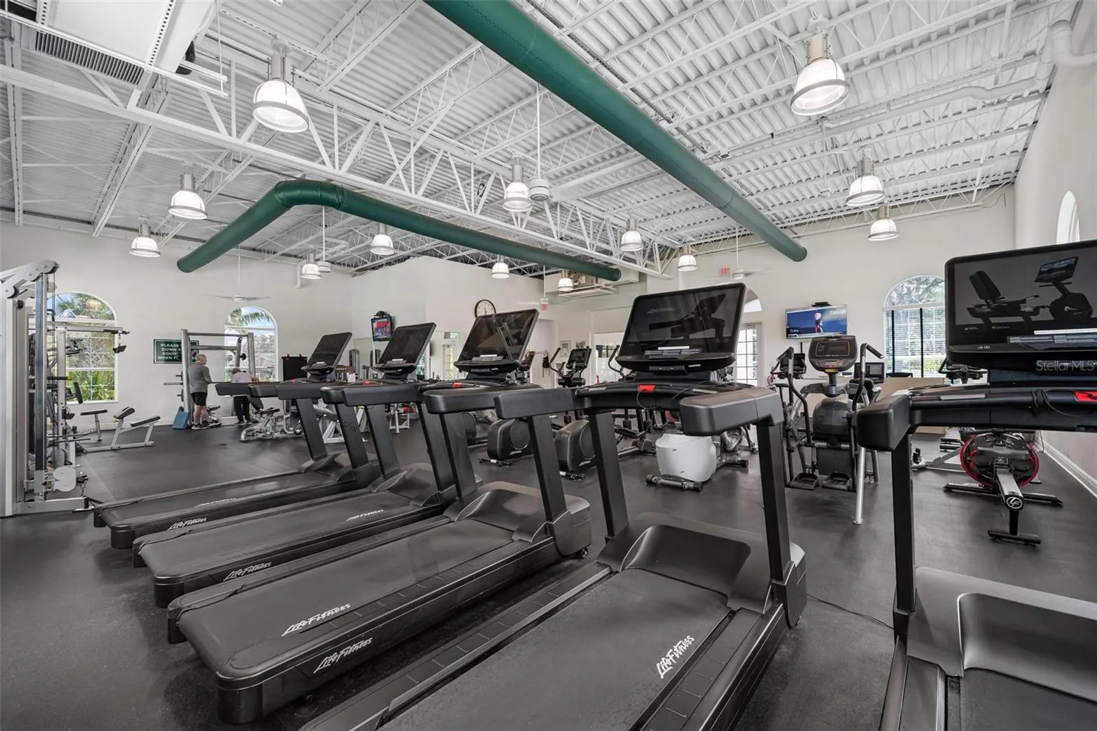 104 N CAYMAN ISLES BLVD