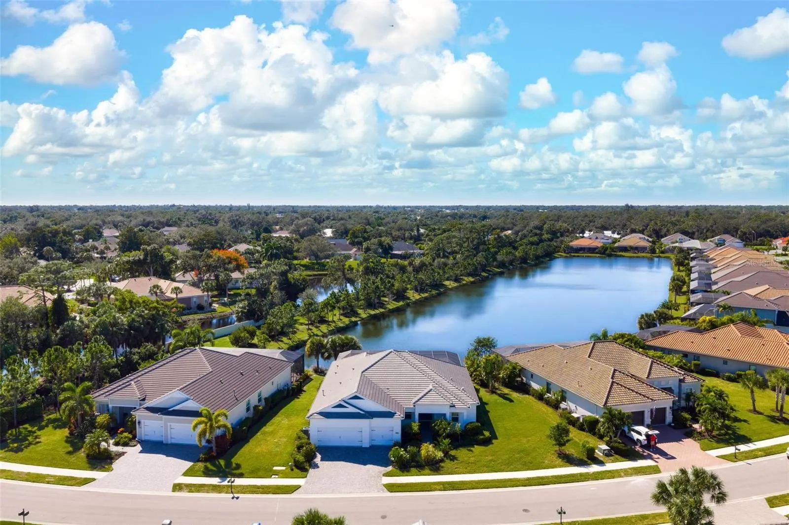 104 N CAYMAN ISLES BLVD