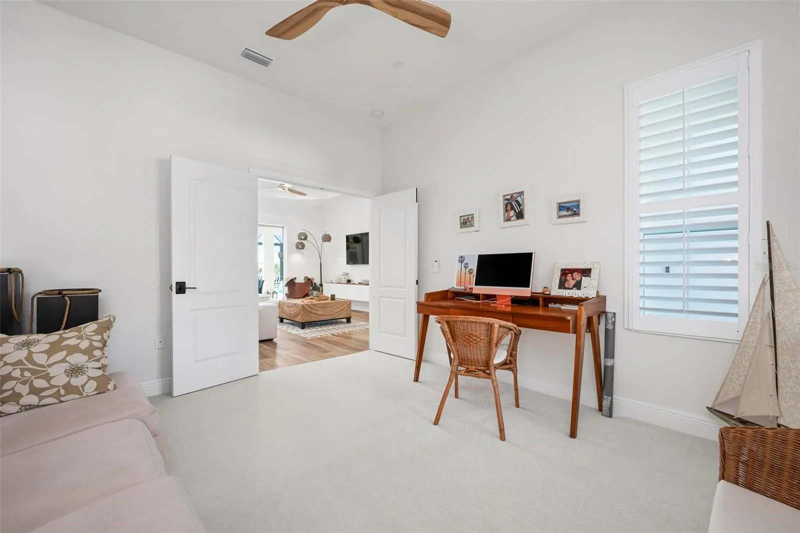 104 N CAYMAN ISLES BLVD