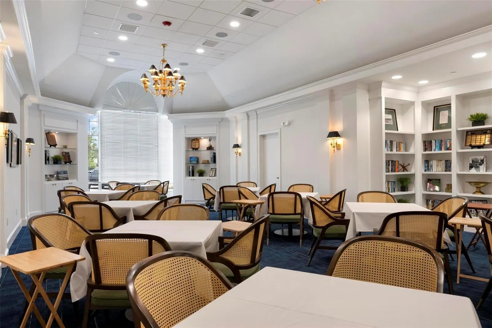 104 N CAYMAN ISLES BLVD