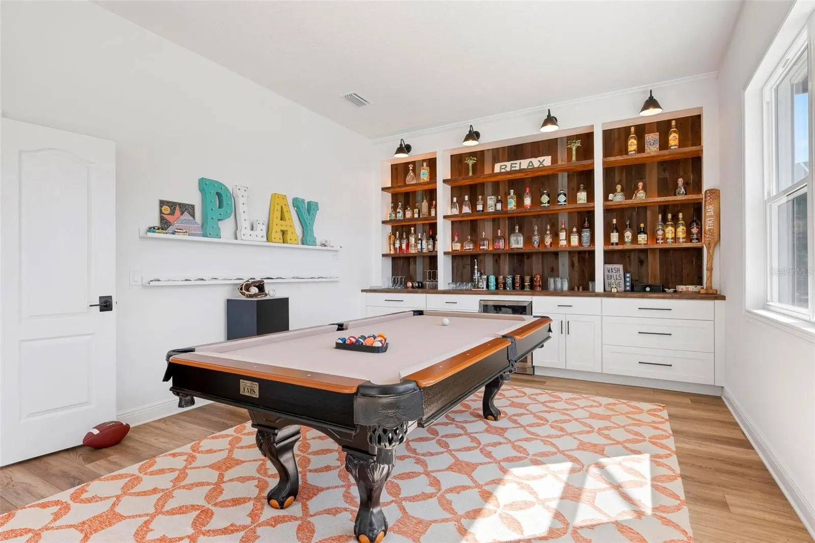 104 N CAYMAN ISLES BLVD
