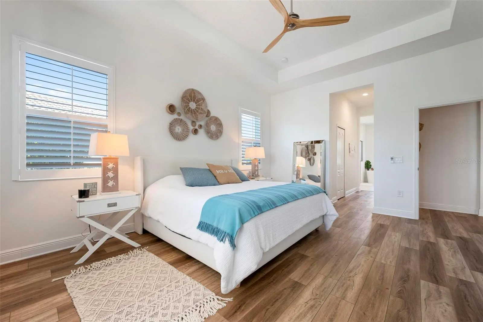 104 N CAYMAN ISLES BLVD