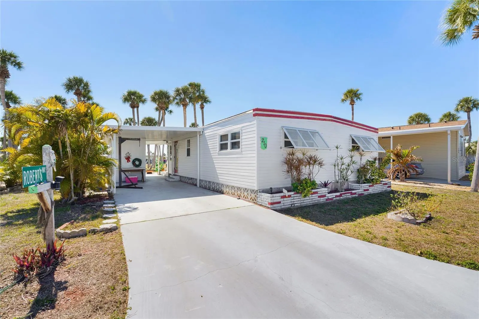 210 ROMA RD