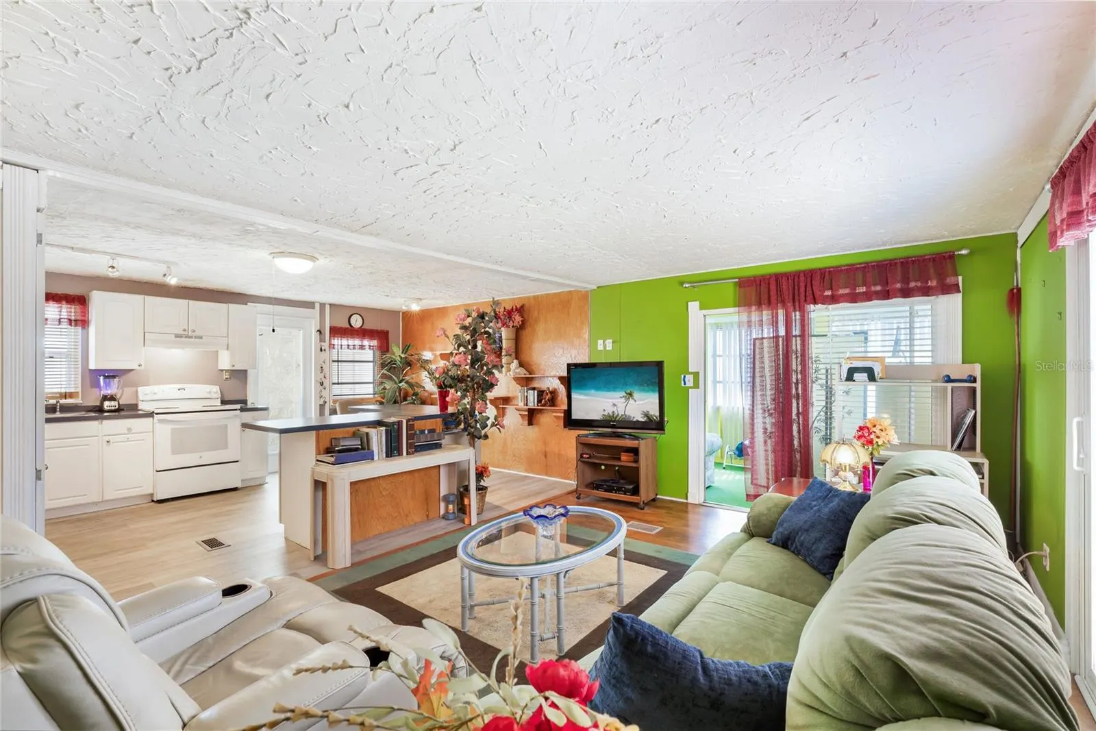 210 ROMA RD