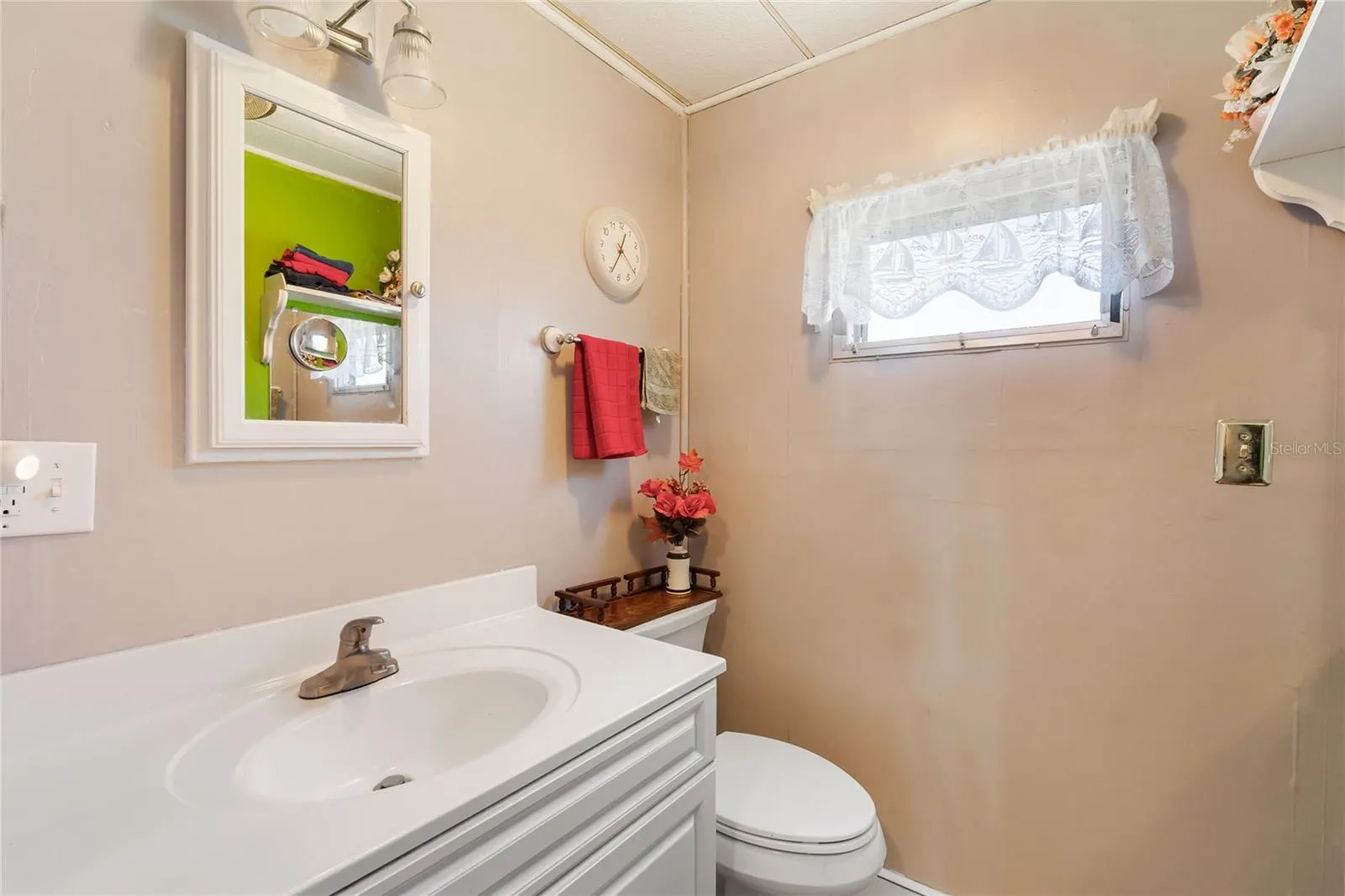 210 ROMA RD