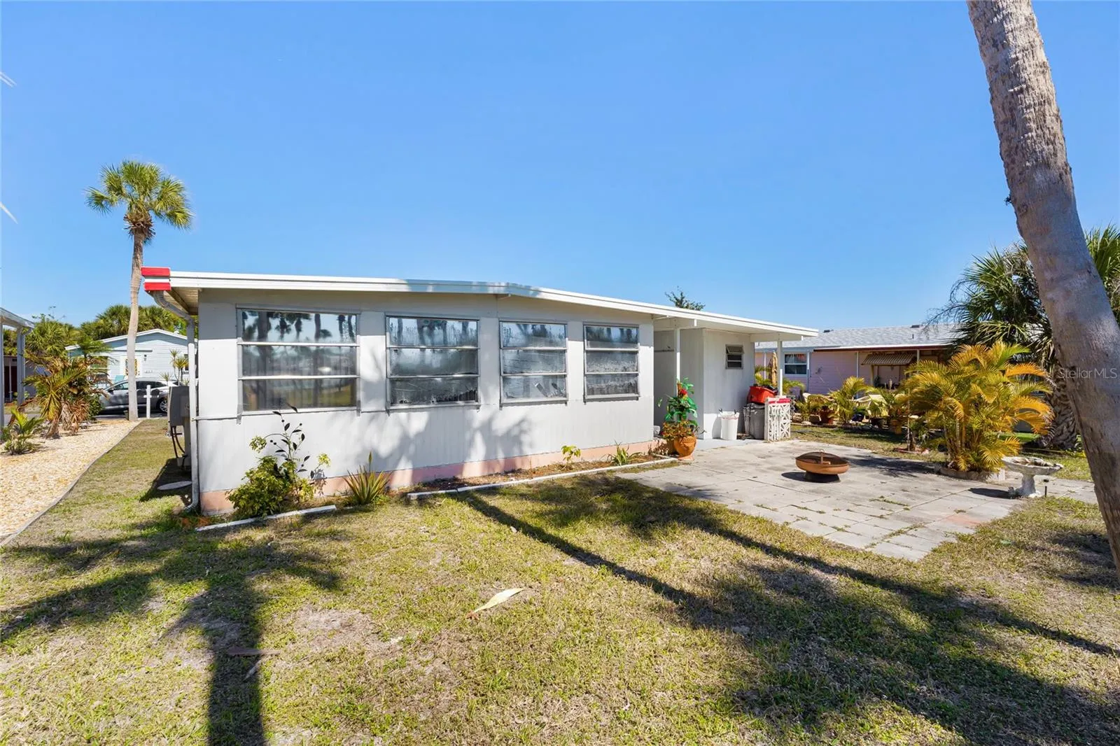 210 ROMA RD