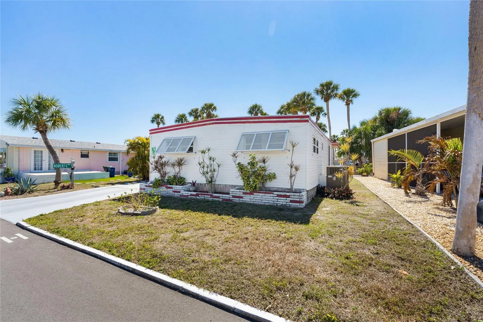 210 ROMA RD