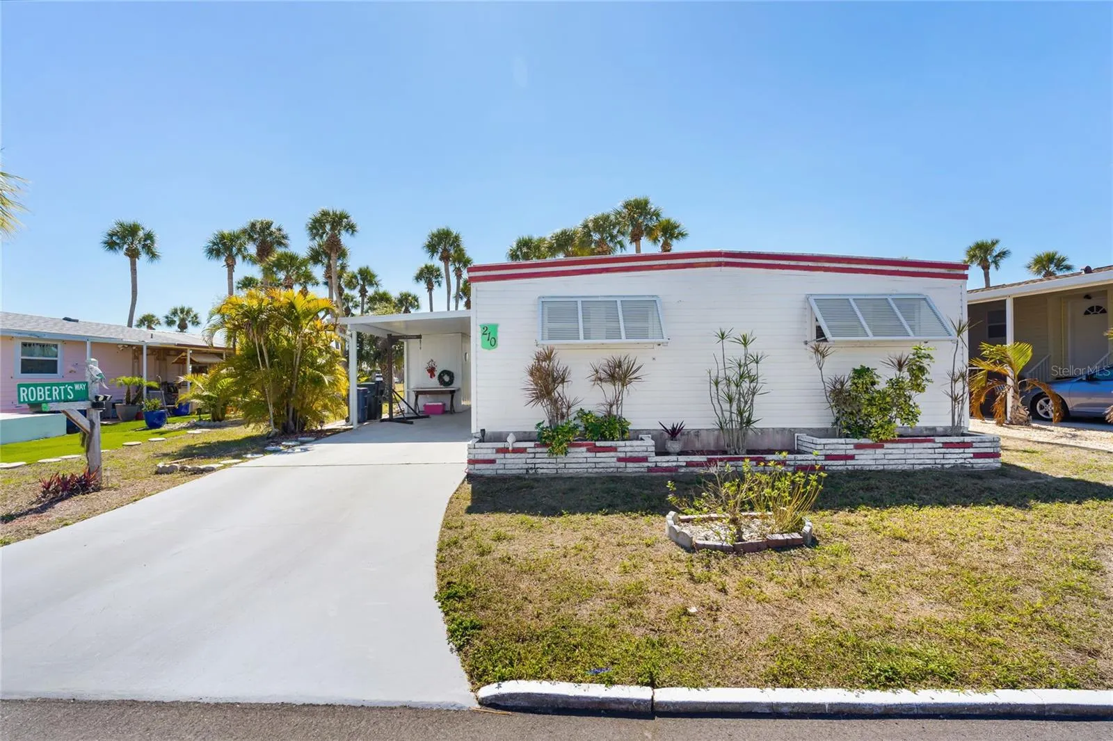 210 ROMA RD