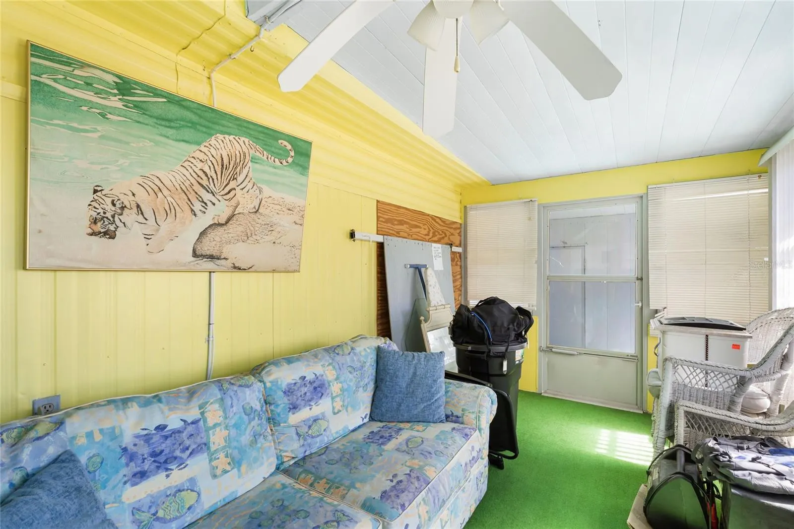 210 ROMA RD
