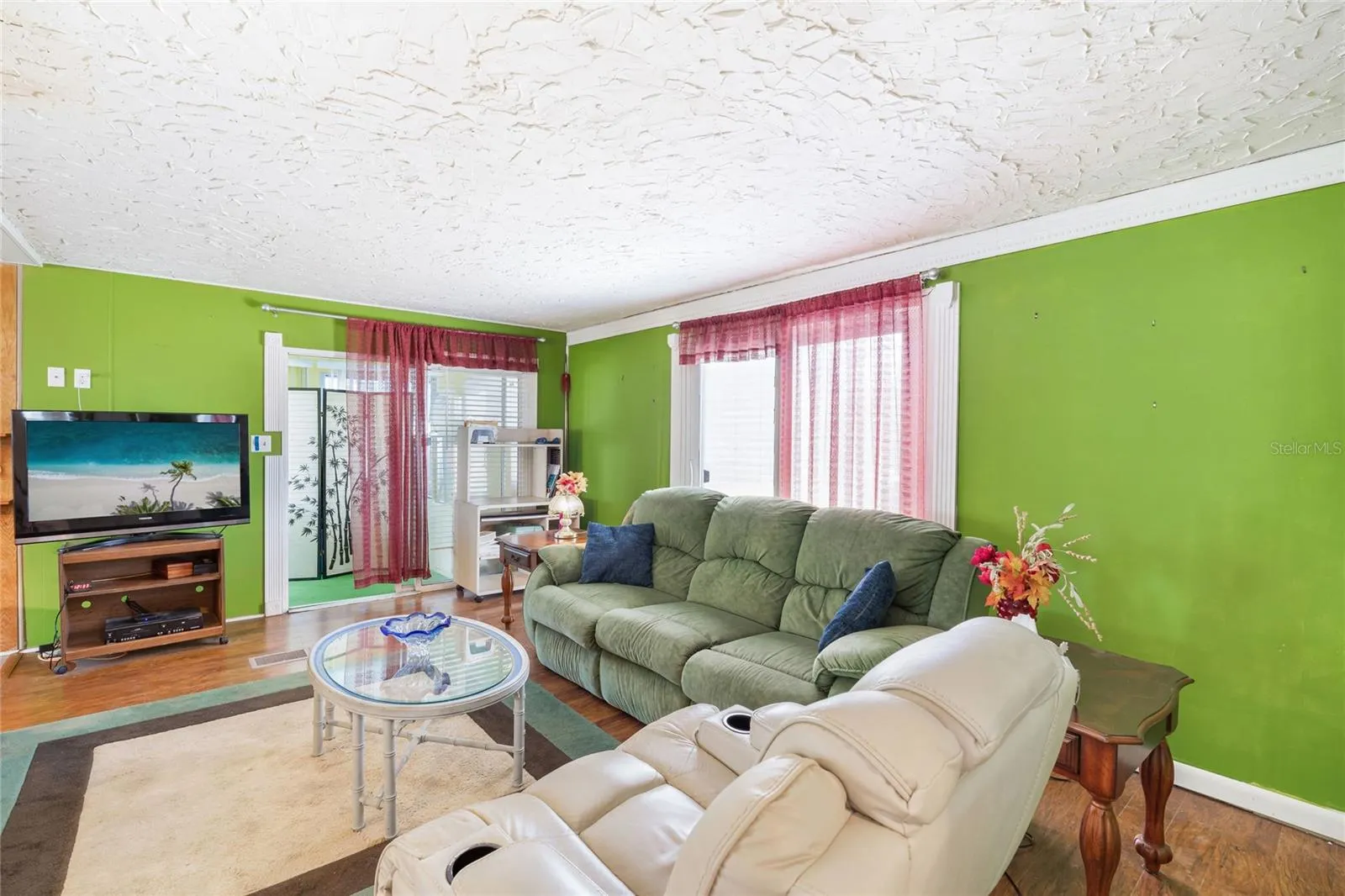 210 ROMA RD