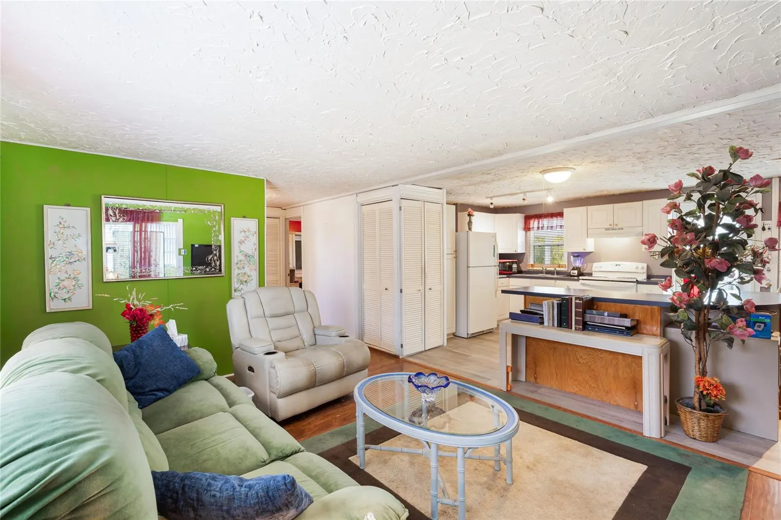 210 ROMA RD