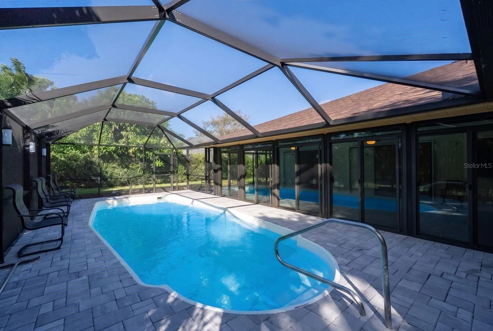 404 EDEN DR