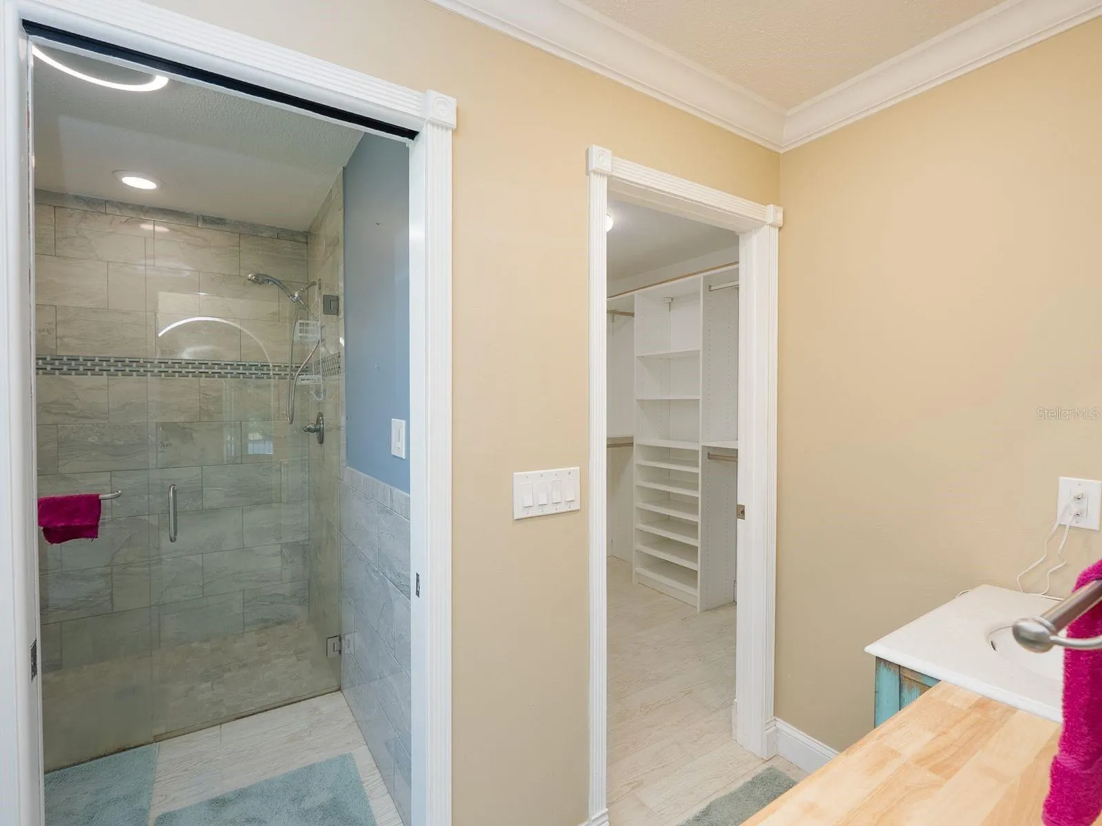 404 EDEN DR