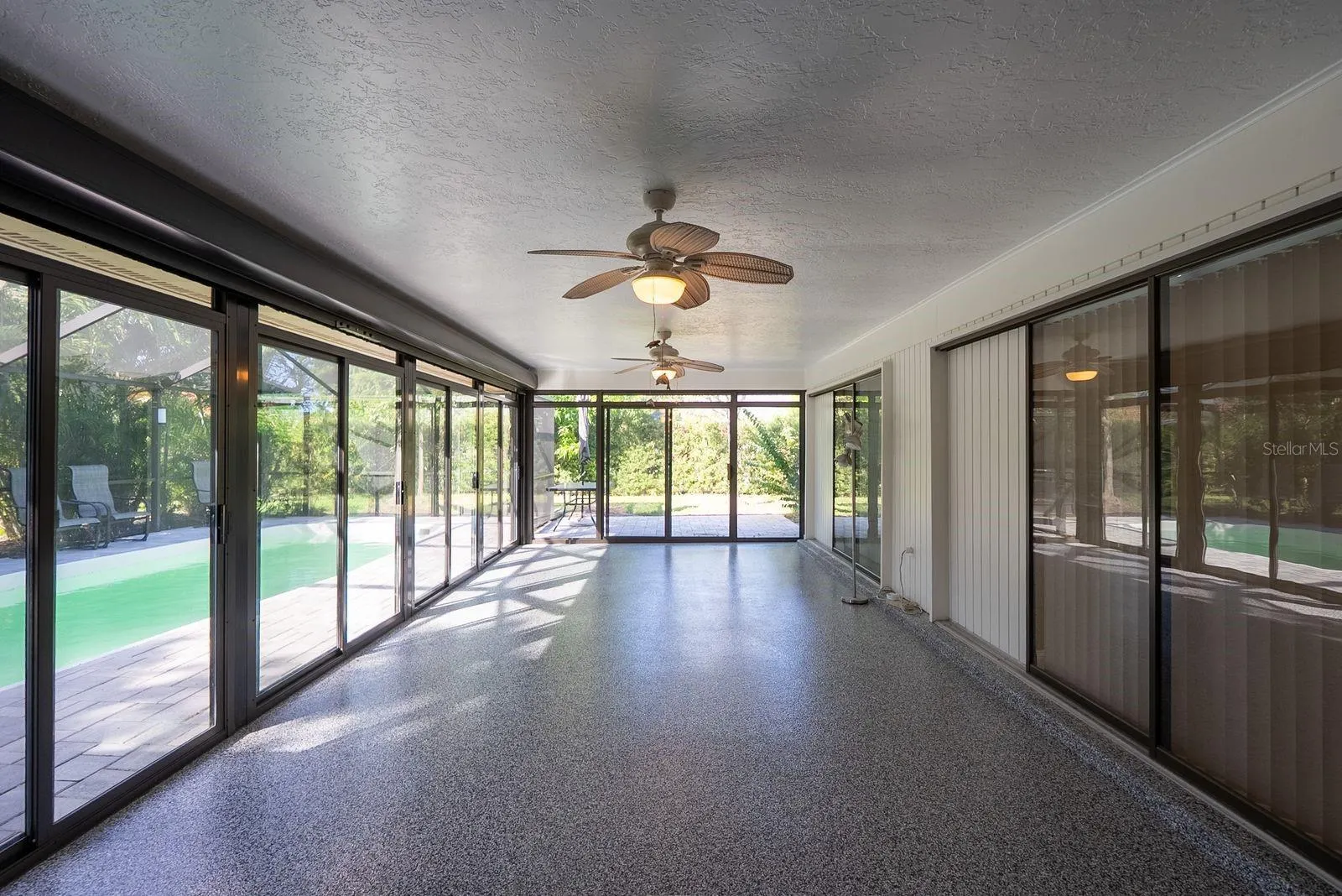 404 EDEN DR