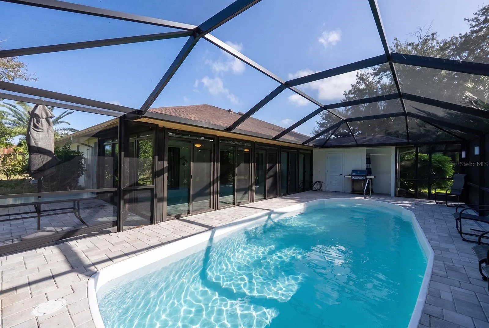 404 EDEN DR